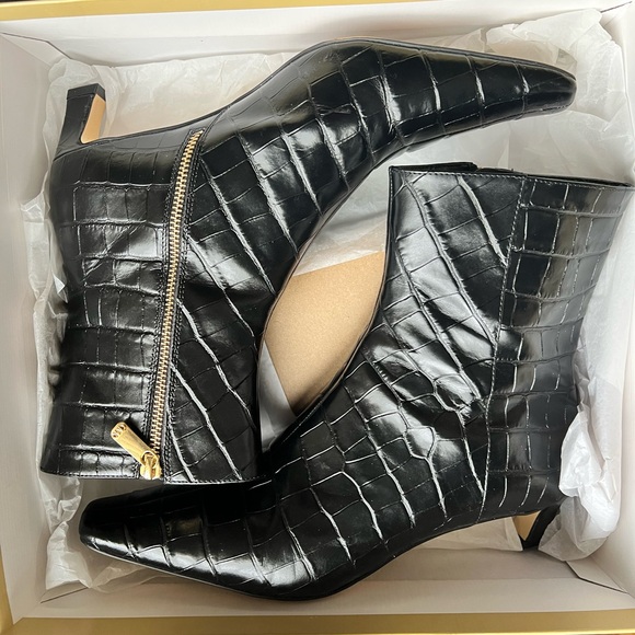 Michael Kors Ankle Boots & Booties - Picture 1 of 7